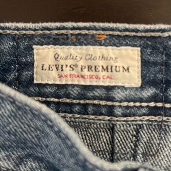 EUC Women’s Levi’s Premium Carpenter Boy Jeans - Picture 6 of 10